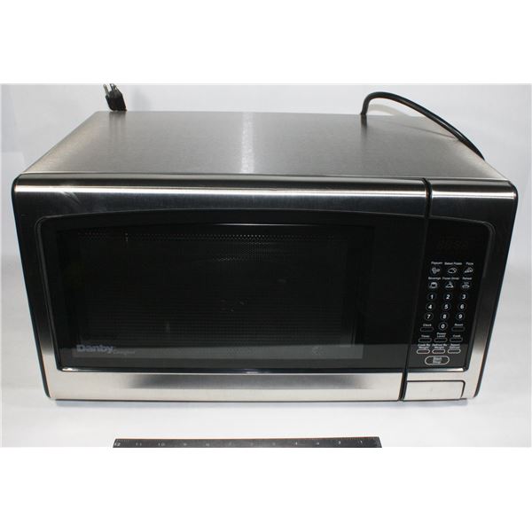 DANBY MICROWAVE OVEN