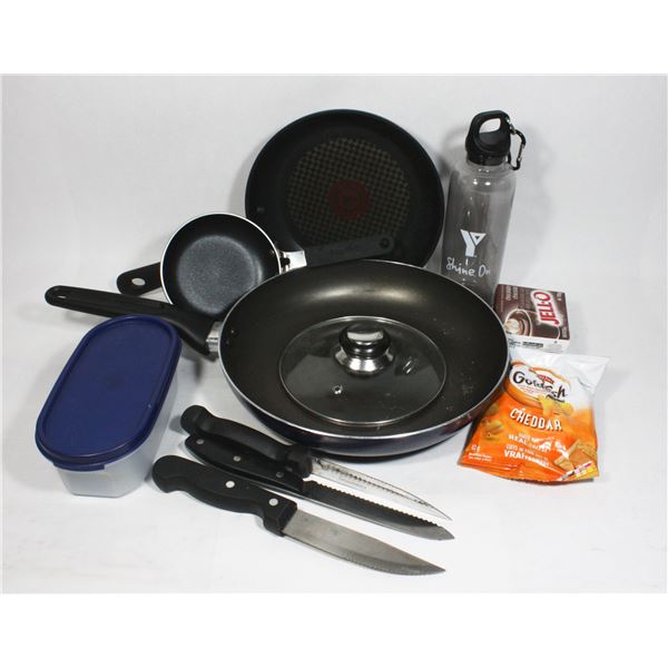 LARGE LOT OF KITCHEN ITEMS INCLUDING PANS WITH BRA