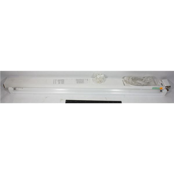 35" 21W TB CW FLUORESCENT LIGHT (UNDER COUNTER, OR OTHER USE)