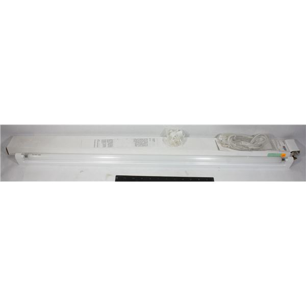 35" 21W TB CW FLUORESCENT LIGHT (UNDER COUNTER, OR OTHER USE)
