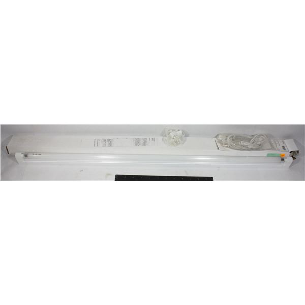 35" 21W TB CW FLUORESCENT LIGHT (UNDER COUNTER, OR OTHER USE)