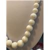 Image 2 : Vintage  Milk Glass Beaded Necklace 24" Long