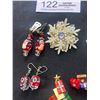 Image 2 : A Fun Vintage Christmas Lot of Earrings & Brooches