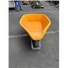 Image 2 : True Temper 009931VB Poly Push Wheelbarrow w/ Metal Loop Handles