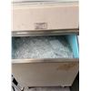 Image 3 : Manitowoc Q-Model Commercial Ice Machine w/ Storage Bin