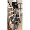 Image 3 : Precor EFX 556 Elliptical Cross Trainer