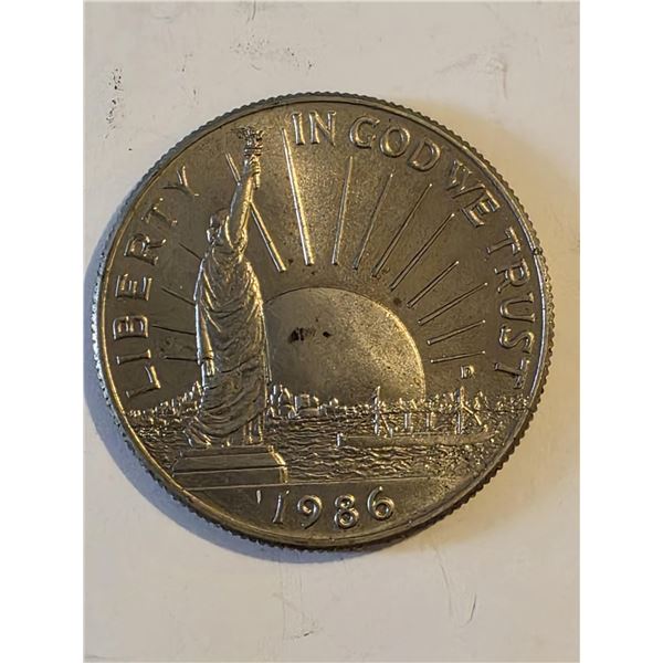 1986-D STATUE OF LIBERTY COMMEMORATIVE HALF DOLLAR