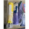 Image 2 : 8 PACKS ZENO EXTRA LARGE BEACH TOWEL CLIPS, 3 ZENO UMBRELLAS AND ZENO CLOTHES PINS