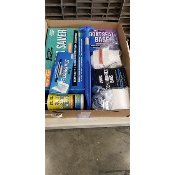 TRAY OF BETTER BOAT ITEMS INCLUDING TRANSOM SAVER, BOW SHACKLES, BOAT CLEANING WIPES, BOAT SEAT BASE