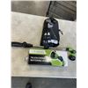 Image 1 : TWO MULTI-PATTERN TELESCOPIC WATERING WANDS AND A MICROFIBER CAR WINDOW CLEANER