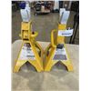 Image 1 : 2 THREE TON JACK STANDS