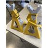 Image 3 : 2 THREE TON JACK STANDS