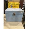 Image 6 : BLUE METAL BOX, MANUAL DRILL PRESS AND 2 TOW STRAPS