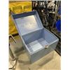 Image 7 : BLUE METAL BOX, MANUAL DRILL PRESS AND 2 TOW STRAPS