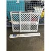Image 1 : SAFETY GATE, NEW SET OF BLINDS