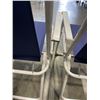 Image 4 : 2 FOLDING PATIO CHAIRS