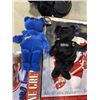 Image 2 : BOX OF SPORTING GOODS INCLUDING CALGAR FLAMES CHAMPIONSHIP RING, 2 WAYNE GRETZKY SALVINO BAMMERS TED