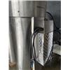 Image 2 : STAINLESS COMMERCIAL CAR VACUUM