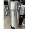 Image 2 : STAINLESS COMMERCIAL CAR VACUUM