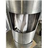 Image 2 : STAINLESS COMMERCIAL CAR VACUUM