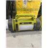 Image 3 : ROADSIDE EMERGENCY KIT AND 2 LED SPOTLIGHTS