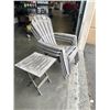 Image 2 : 3 LAWN CHAIRS AND FOLDABLE SIDE TABLE