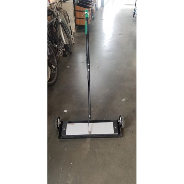 ULINE MAGNETIC FLOOR SWEEPER