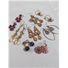 Image 2 : LOTS OF PAIRS OF DANGLE EARRINGS