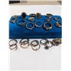Image 2 : 25 MISC RINGS AND RING BANDS