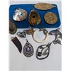 Image 3 : 12 LARGE MISC VINTAGE PENDANTS