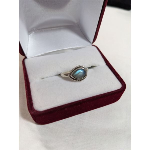 925 STERLING SILVER W/ RAINBOW MOONSTONE RING