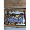 Image 2 : VINTAGE WOOD CIGAR BOX W/ WATCH BANDS
