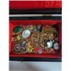 Image 3 : VINTAGE JEWELRY BOX W/ CONTENTS