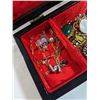 Image 4 : VINTAGE JEWELRY BOX W/ CONTENTS