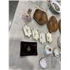 Image 5 : TRAY OF HOME DECOR INCLUDING COLLECTIBLE PLATES, GLASS CANDY BOWLS, ASH TRAYS, ETC