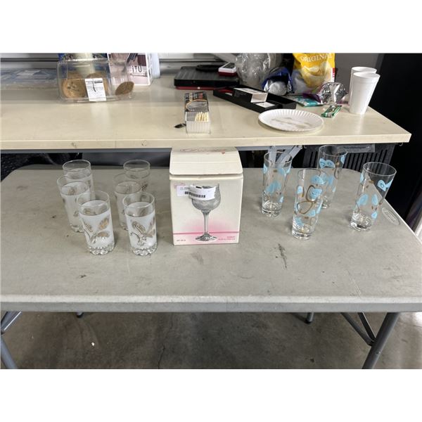 3 SETS OF GLASS CUPS