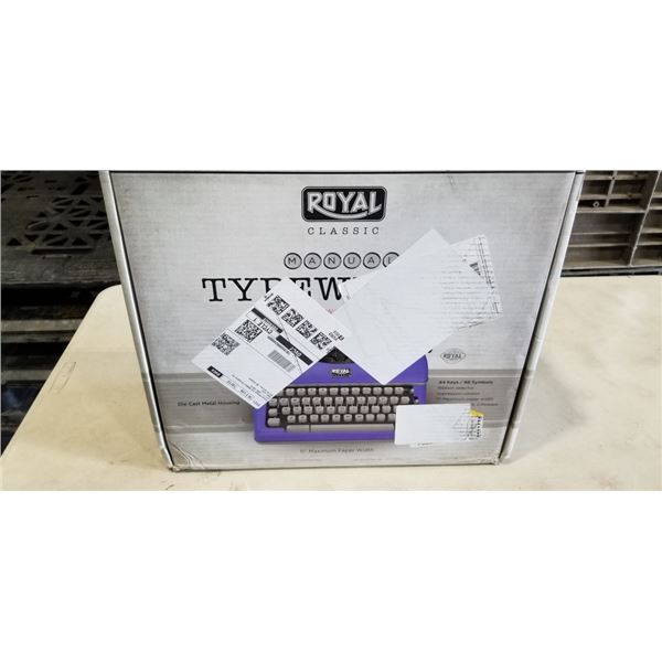 ROYAL CLASSIC MANUAL TYPEWRITER