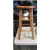 Image 4 : PAIR OF MULE COPPER MUGS IN BLACK WIRE STORAGE BASKET AND WOODEN STOOL