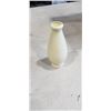 Image 2 : CASE OF VINTAGE CREAM COLORED SMALL CERAMIC VASES