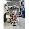 Image 2 : VINTAGE VASE AND WOOD LOOK TABLE LAMP