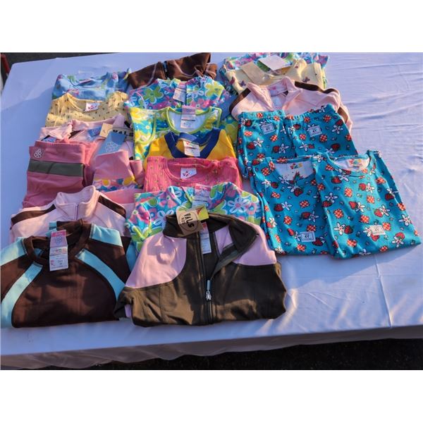 21 NEW PIECES OF NEW KIDS CLOTHING SIZE 4 ORIGINAL RETAIL $300+