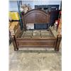 Image 1 : KINGSIZE MAHOGANY FINISH POSTER BEDFRAME