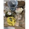 Image 4 : TRAY OF ASSORTED VASESA DN ANTIQUE JUG AND BOWL SET