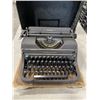 Image 2 : UNDERWOOD TYPEWRITER AND 2 BOXES CHAMPAGNE GLASSES