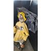 Image 3 : RAINY DAY SKELLETON FIGURE HALLOWEEN PROP