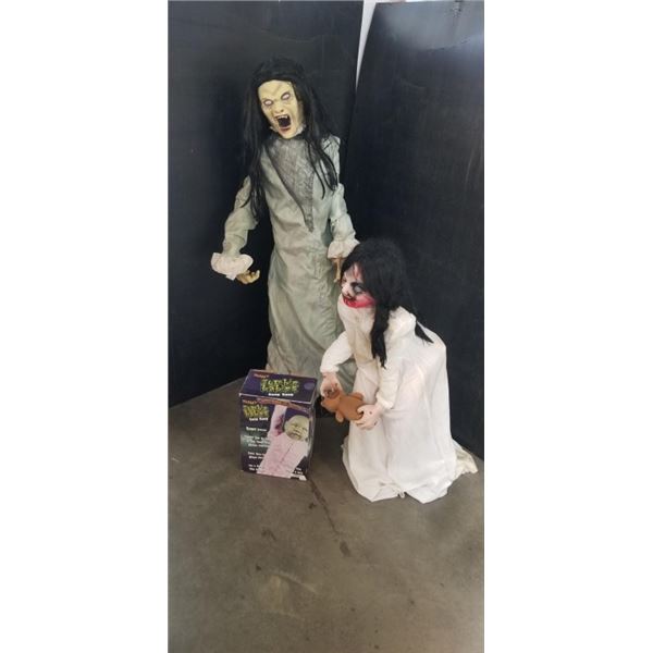 MOTHER & DAUGHTER ZOMBIES W/ ZOMBIE BABY HALLOWEEN PROPS