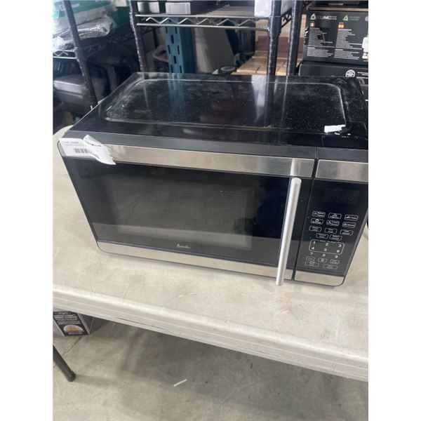 AVANTI 0.7CU FT STAINLESS STEEL MICROWAVE - TESTED WORKING, RETAIL $159