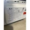 Image 3 : AVANTI 0.7CU FT STAINLESS STEEL MICROWAVE - TESTED WORKING, RETAIL $159