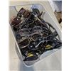 Image 2 : BASKET OF SUN GLASSES