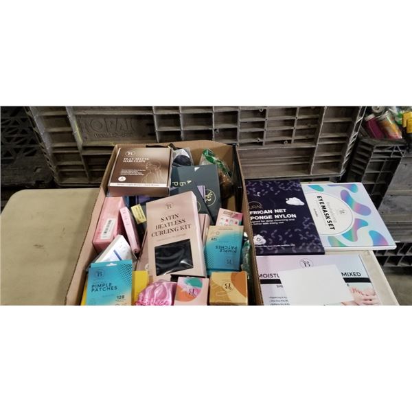 TRAY OF BLOOMORA BEAUTY PRODUCTS INCLUDING REVITALIZING EYE MASK SET, MOISTURIZING FOOT MASK, SATIN 